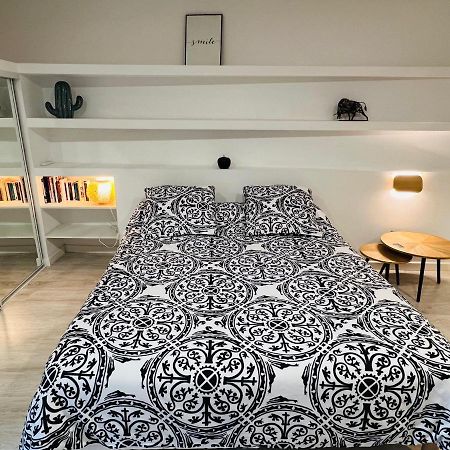 Feel@Home Nemausus « Le 42 » นีมส์ ภายนอก รูปภาพ